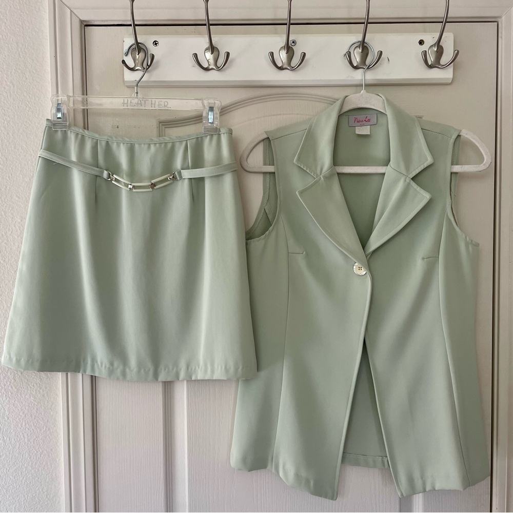 VTG Y2K Mint Green Collared Top High Waisted A-Line Skirt Set by Nina Lee Medium